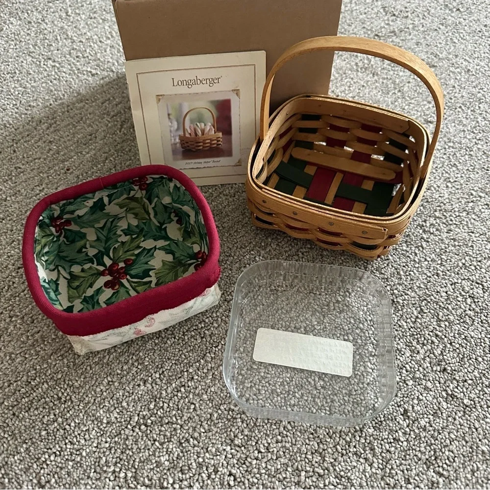 Longaberger 2003 Holiday Helper Basket‎